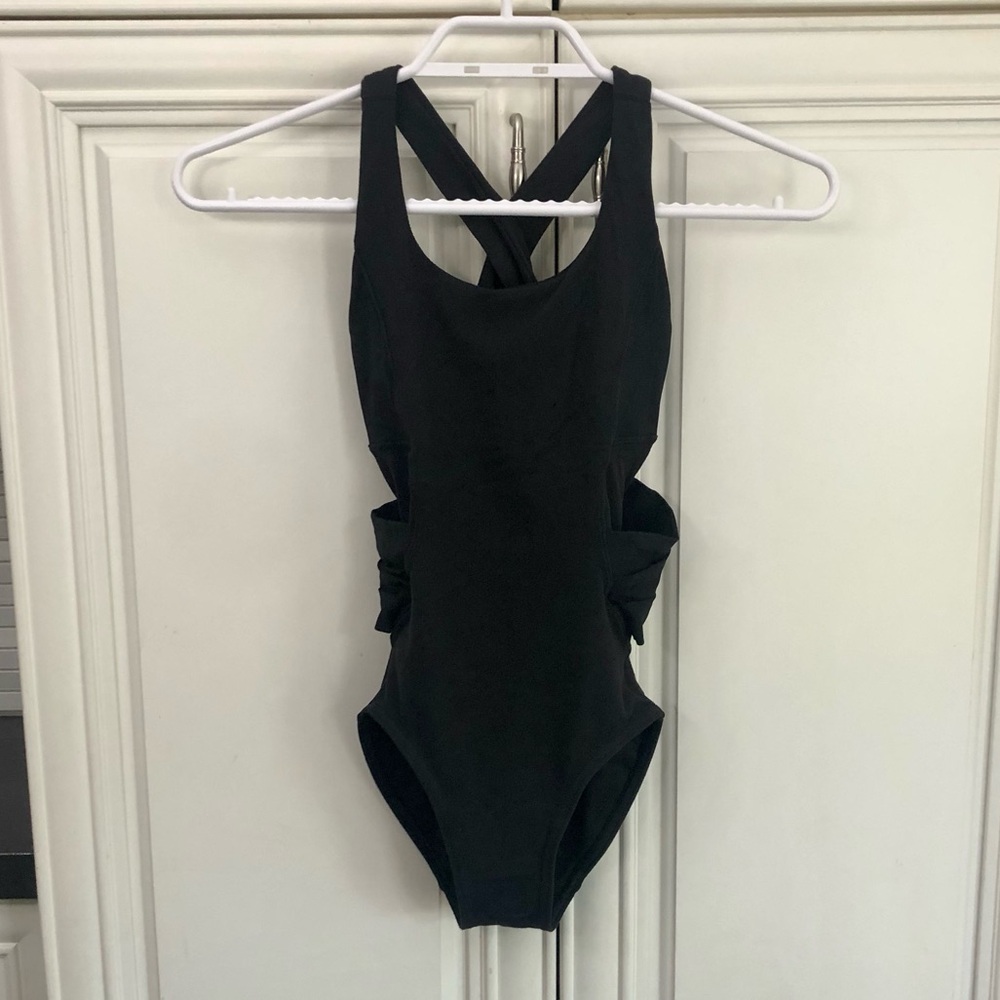 Ivivva by Lululemon girl’s bodysuit 🍋